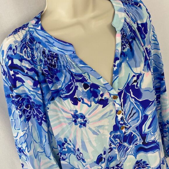 Lilly Pulitzer Top Womens Medium Silk Floral Blue Tang Flocking Fabulous NWOT - Picture 3 of 14